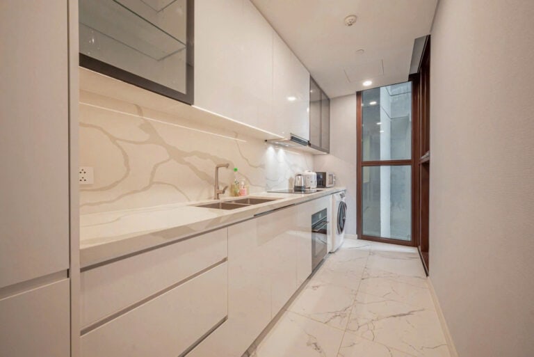 Bán Căn Hộ 2PN Galleria 70m2, Full NT, View Sông & Hồ Bơi - Hình 4