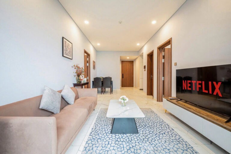 Bán Căn Hộ 2PN Galleria 70m2, Full NT, View Sông & Hồ Bơi - Hình 3