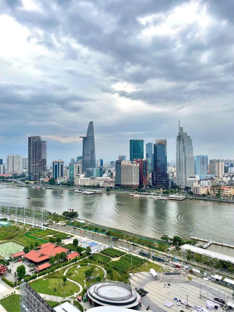 Bán Cặp Loft 4PN Opera Residence 250m2 Hàng Hiếm - Hình 8